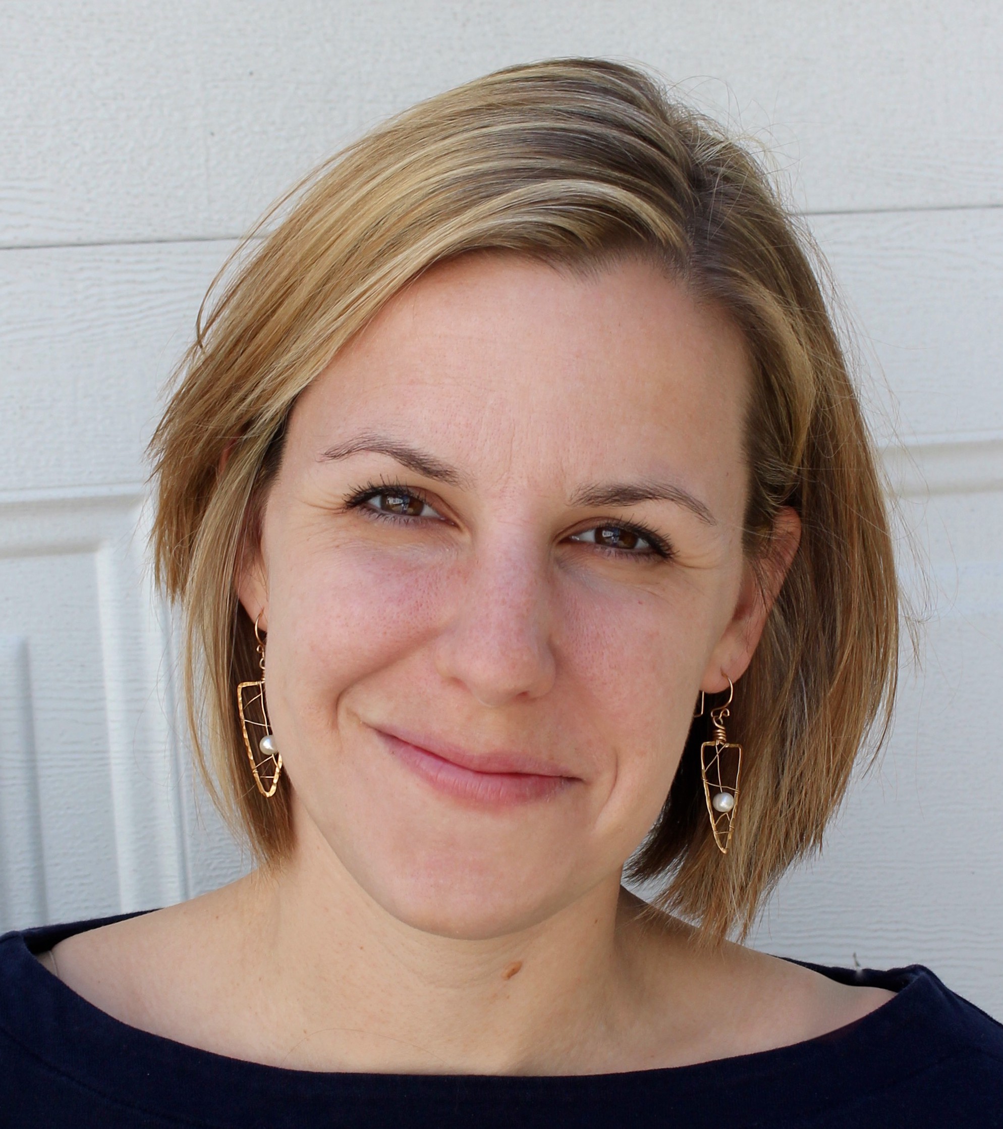 Emily Hamlin Bio Thumbnail